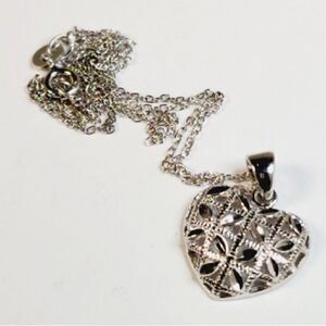 Sterling Silver Vintage Heart Pendant on Chain Necklace.